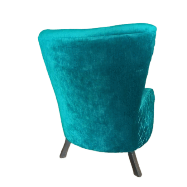 Plush Tufted Accent Chair with Wooden Legs